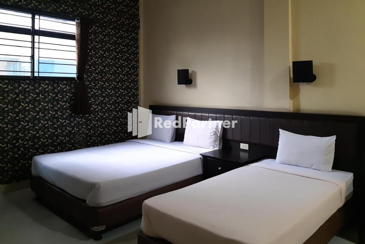 Hotel Carolina Transit Medan Zewnętrze zdjęcie