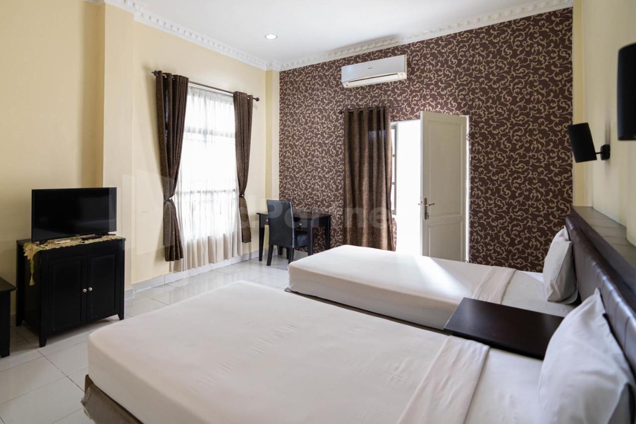 Hotel Carolina Transit Medan Zewnętrze zdjęcie