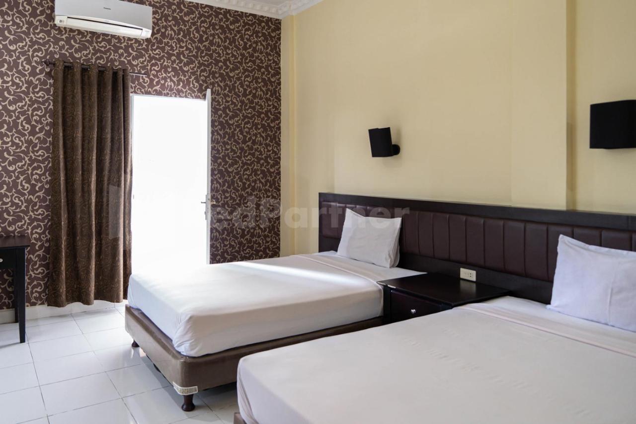 Hotel Carolina Transit Medan Zewnętrze zdjęcie
