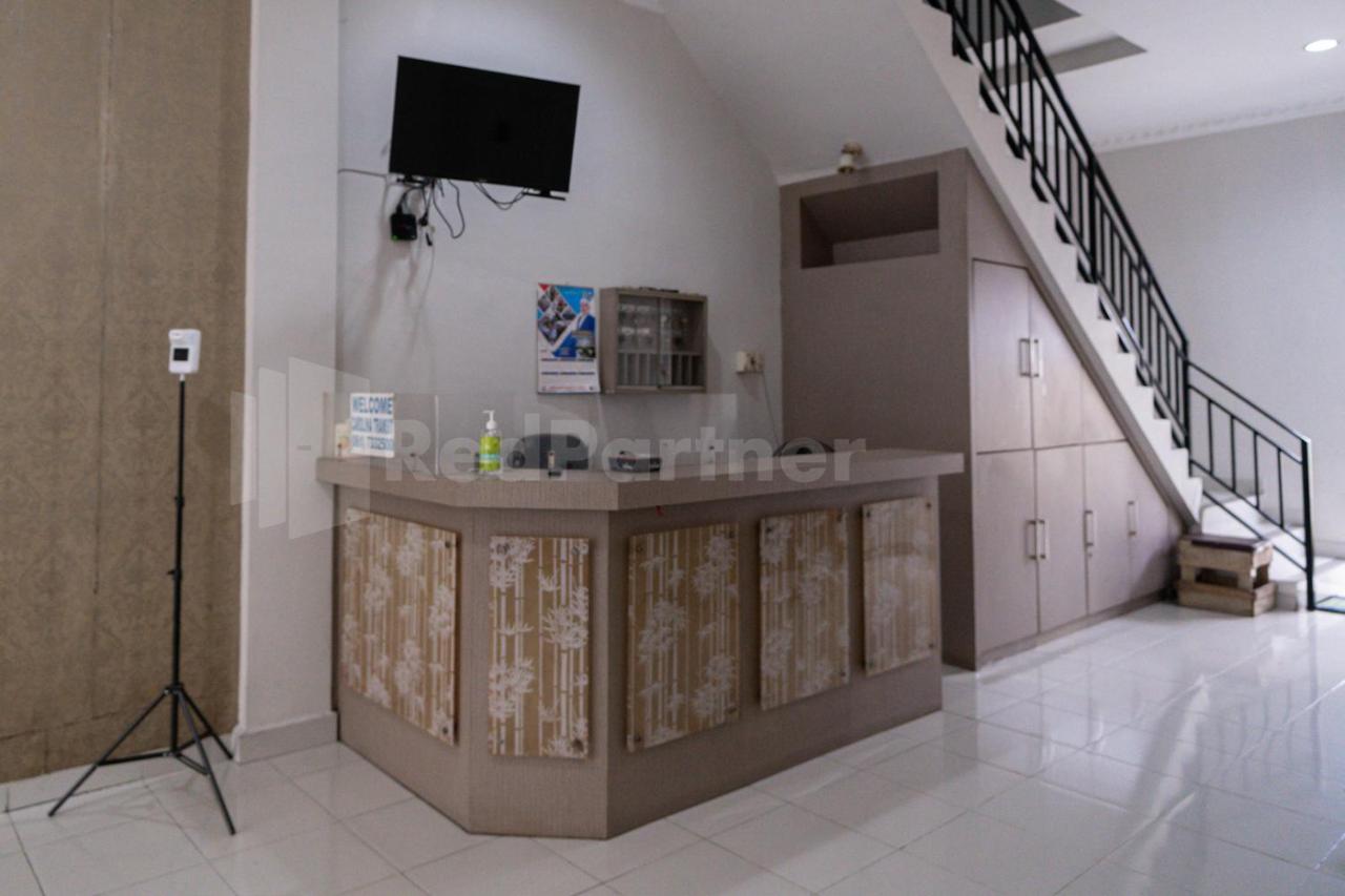 Hotel Carolina Transit Medan Zewnętrze zdjęcie