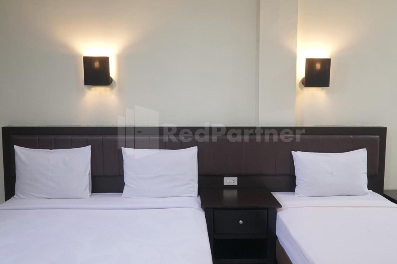 Hotel Carolina Transit Medan Zewnętrze zdjęcie