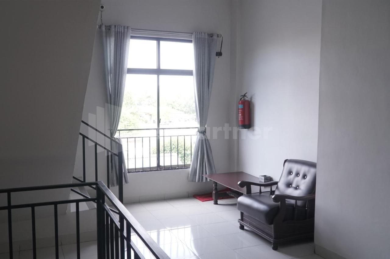 Hotel Carolina Transit Medan Zewnętrze zdjęcie