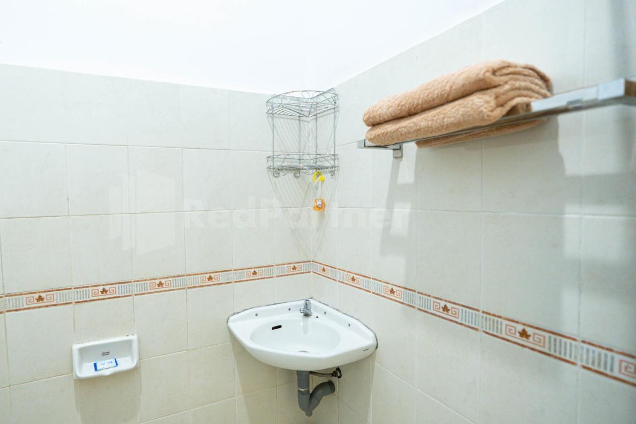 Hotel Carolina Transit Medan Zewnętrze zdjęcie