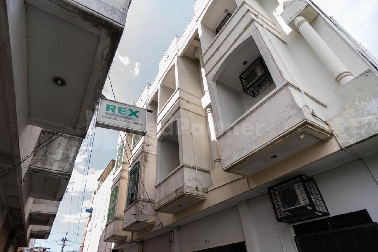 Hotel Carolina Transit Medan Zewnętrze zdjęcie