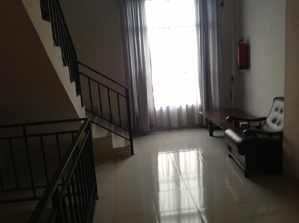 Hotel Carolina Transit Medan Zewnętrze zdjęcie