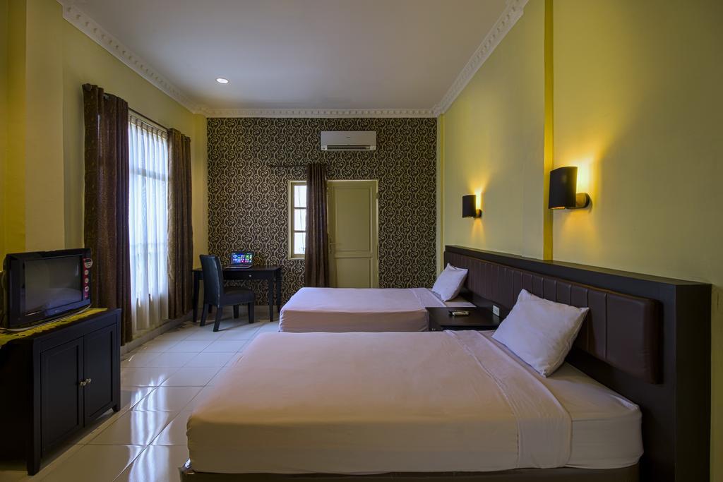 Hotel Carolina Transit Medan Zewnętrze zdjęcie