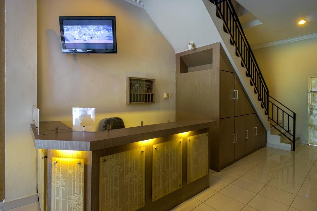Hotel Carolina Transit Medan Zewnętrze zdjęcie