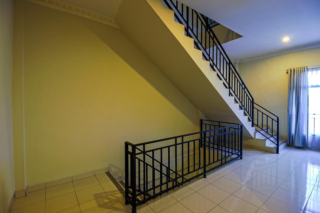 Hotel Carolina Transit Medan Zewnętrze zdjęcie